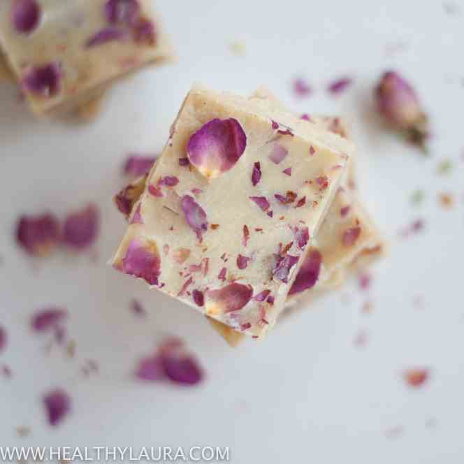 Cashew White Chocolate with Roses