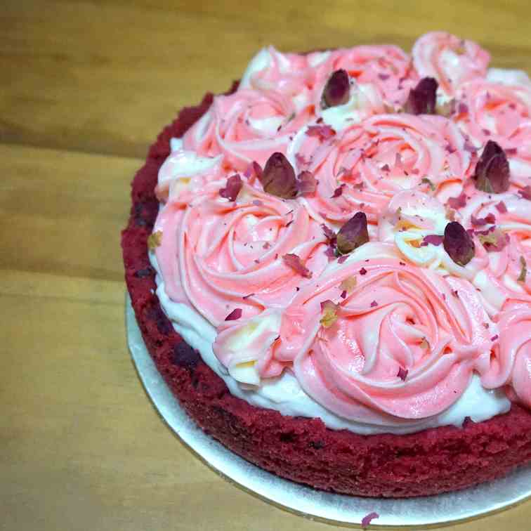 Red Velvet Cookie Strawberry Cheesecake