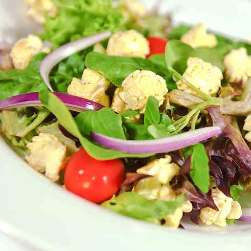 Garden salad with Four Cheeses popcorn