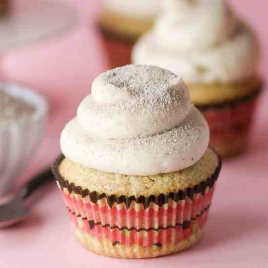 Snickerdoodle Chai Cupcakes