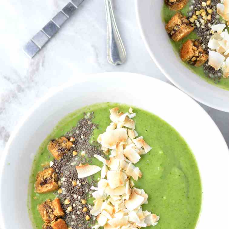 Fruit and Vegetable Smoothie Bowl