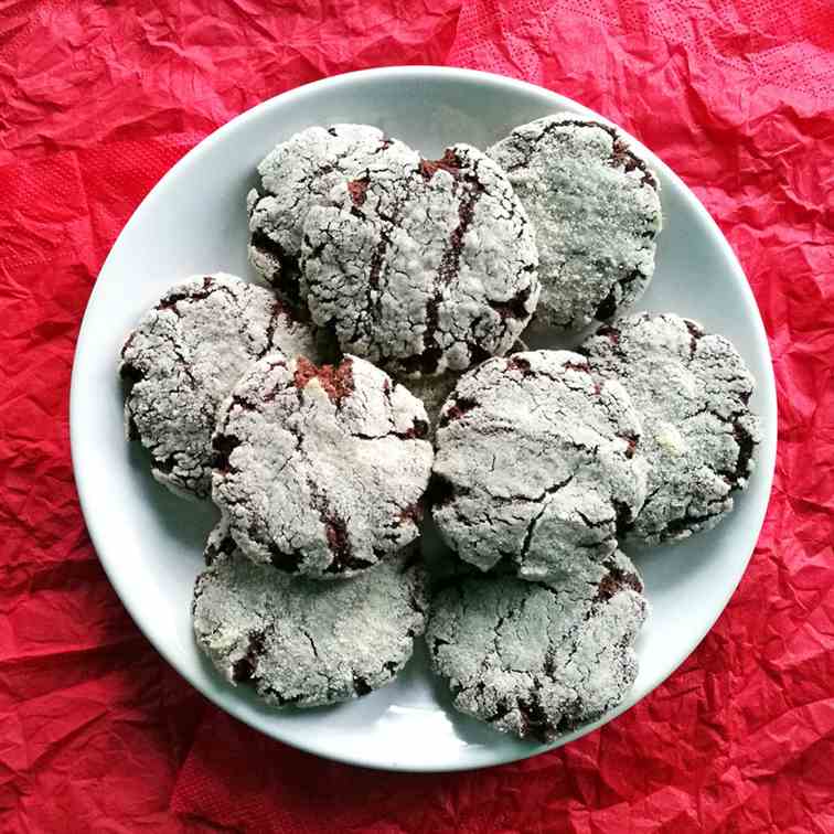Delicious Vegan Crinkle Cookies