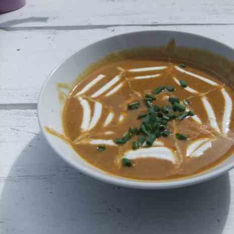 Curried carrot soup with cacao