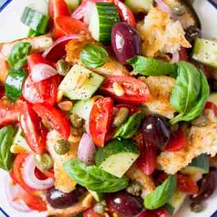 Summer Panzanella salad