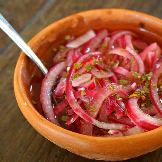 Mexican Pickled Onions with Habanero Peppe