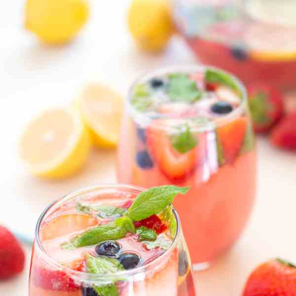 Spiked Berry Lemonade 