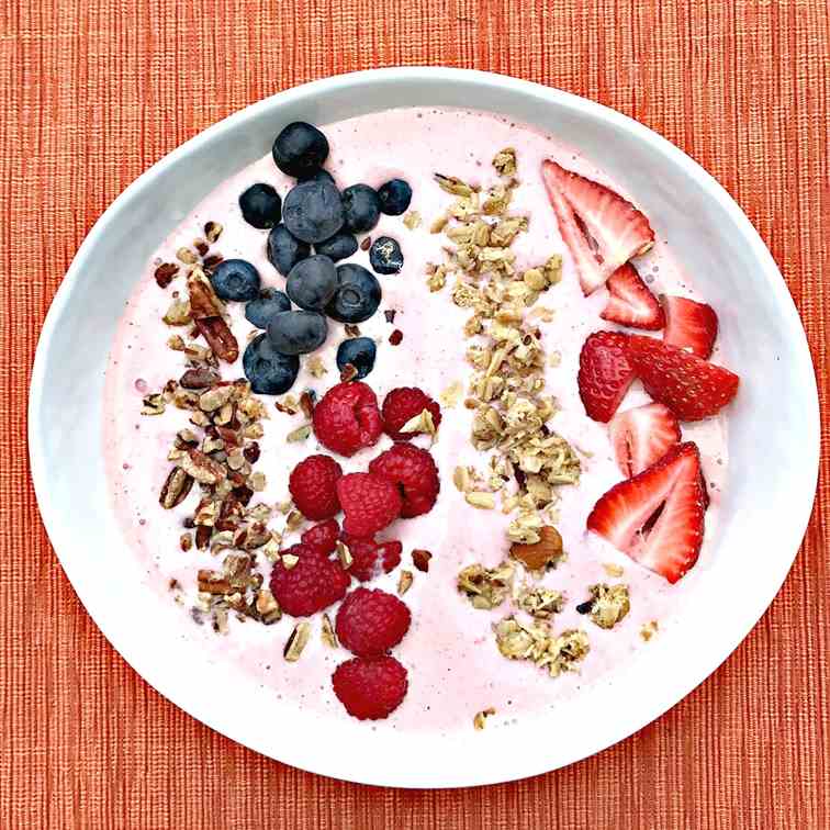 Almond Butter Berry Protein Smoothie Bowl