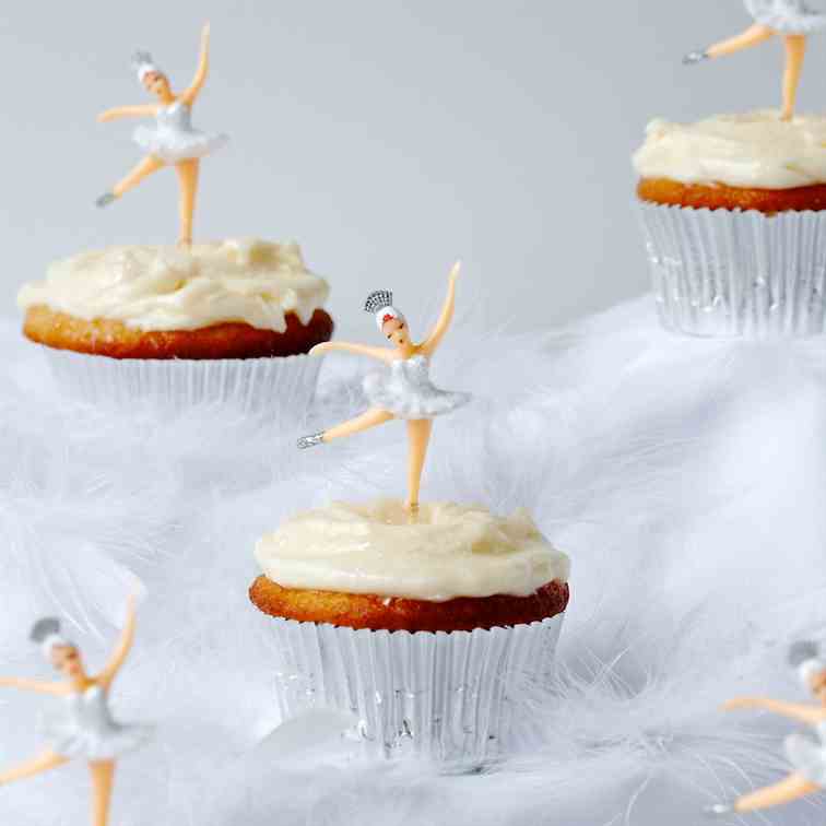 White Swan Cupcakes