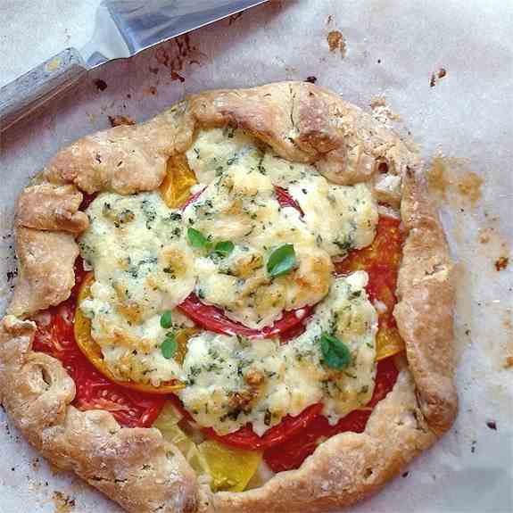 Heirloom Tomato and Cheese Pie