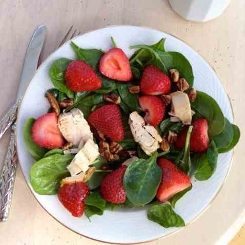 Strawberry Spinach Salad With Chicken