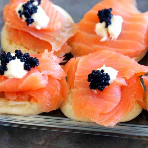 Blinis w smoked Salmon and Caviar