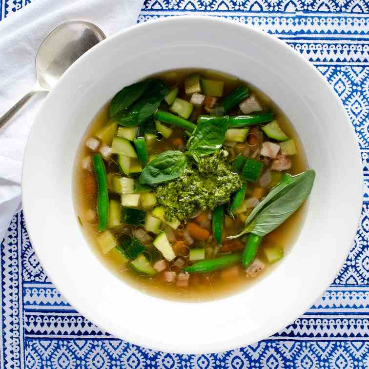 Zucchini and freekeh soup