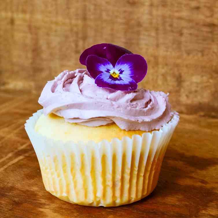 Blondie Cupcakes with Blackcurrant Butterc