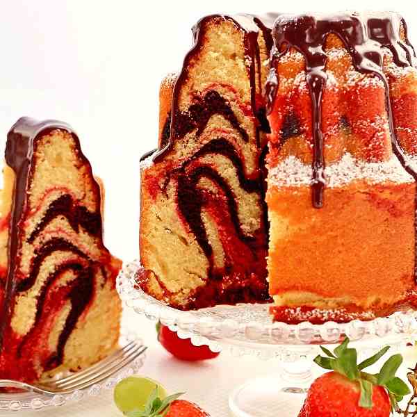 Chocolate Strawberry Bundt Cake