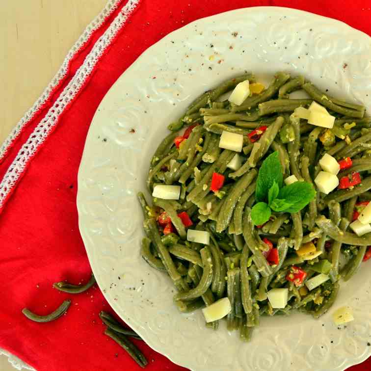 Chicory pasta with peppers - lemony pesto 