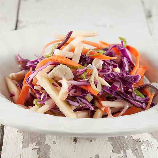 Red cabbage and carrot slaw