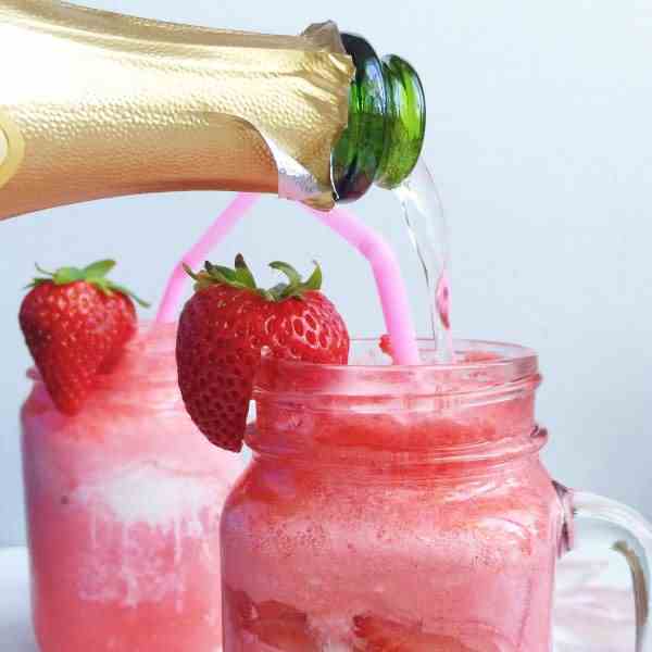 Strawberries and Cream Champagne Floats