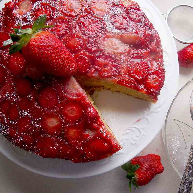 Lemon strawberry upside down cake