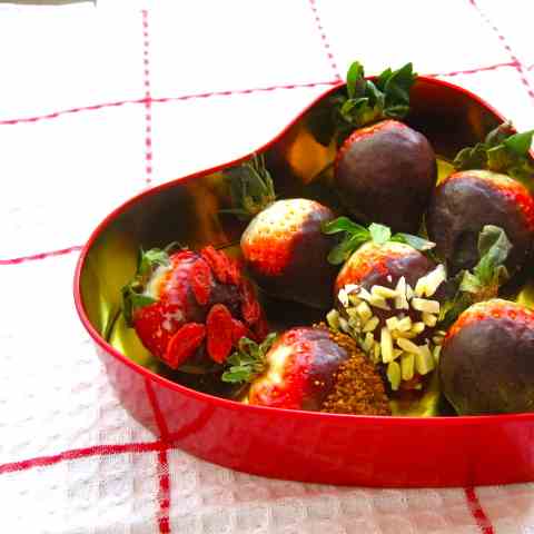 DIY Vegan Chocolate Covered Strawberries