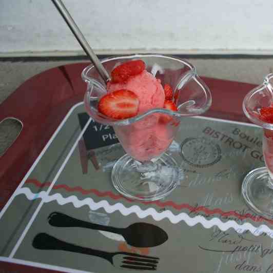 Strawberry sorbet with thermomix