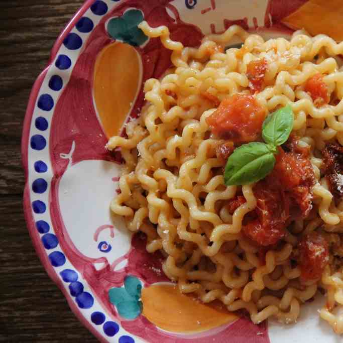 Fusilli Bucati Pasta with Tomato Sauce