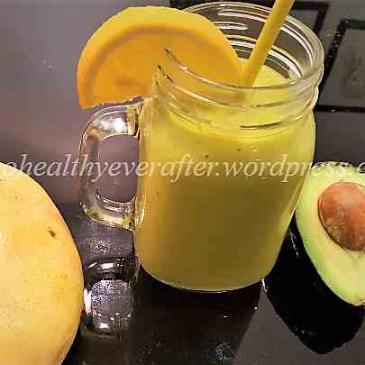 4-ingredient mango smoothie