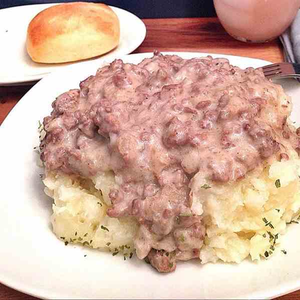 Mashed Potatoes with Mushroom Meat Sauce