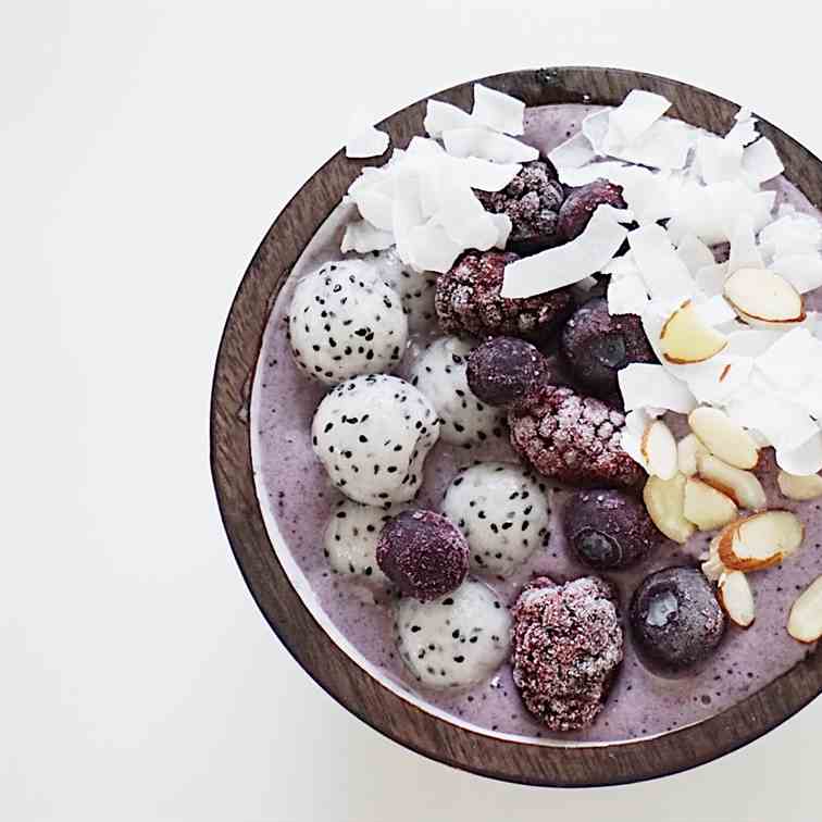 Berry Healthy Smoothie Bowl