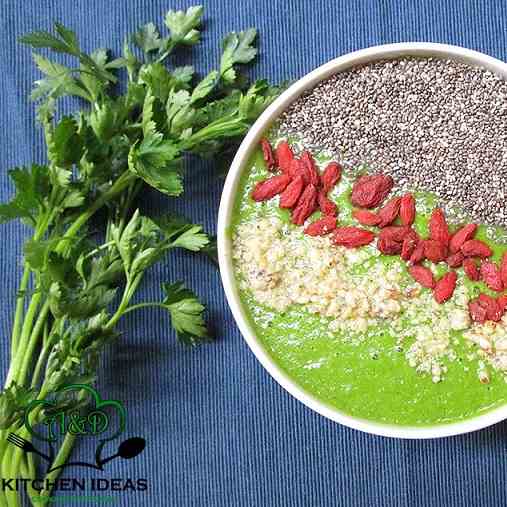 The BEST Green Smoothie Bowl Recipe