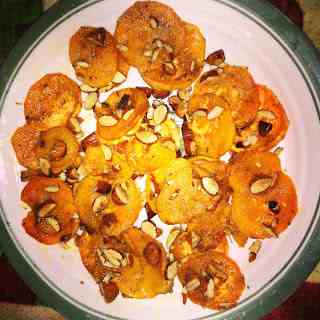 Baked sweet potato chips with almonds