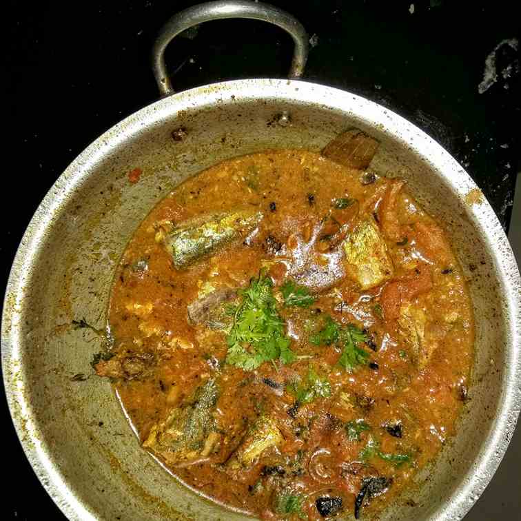 Mackerel (Bangda) Fish Curry 