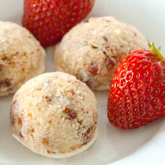 Gluten Free Strawberry Coconut Macaroons