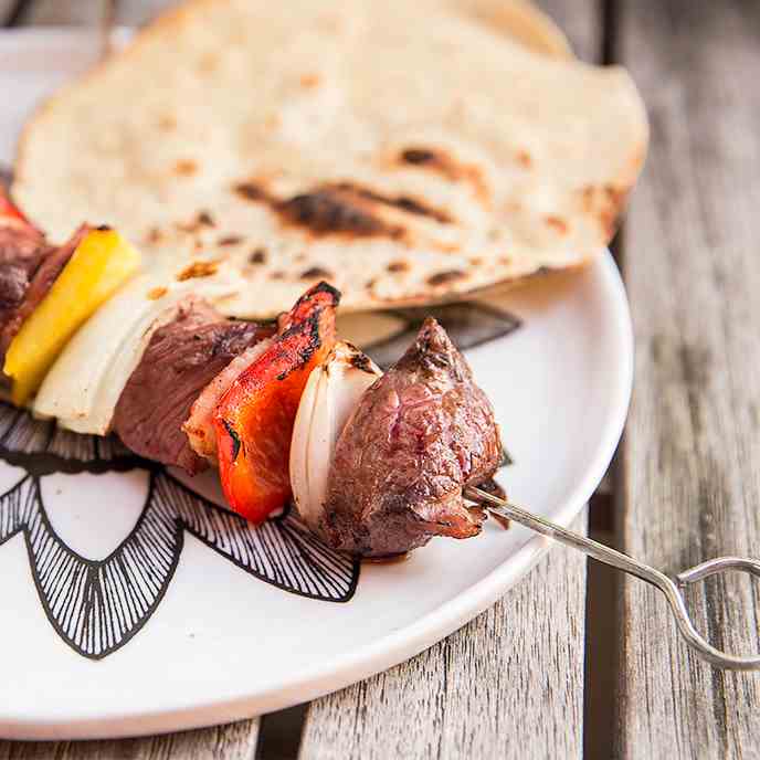 Grilled Beef Skewers with Bacon and Onion