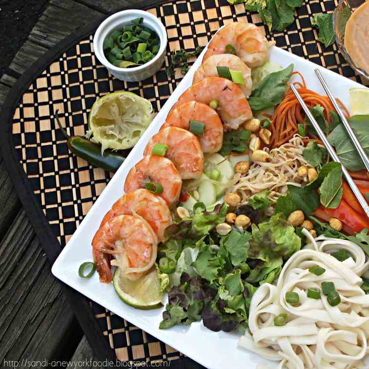 Vietnamese Summer Roll Shrimp Salad