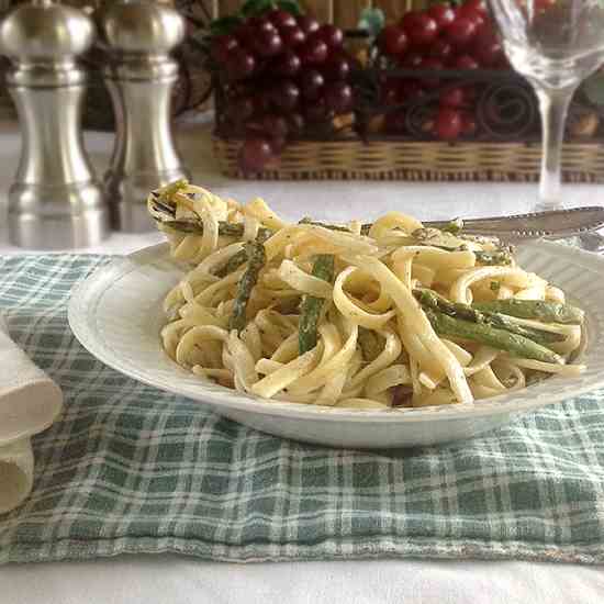 Fettuccine Alfredo with Asparagus