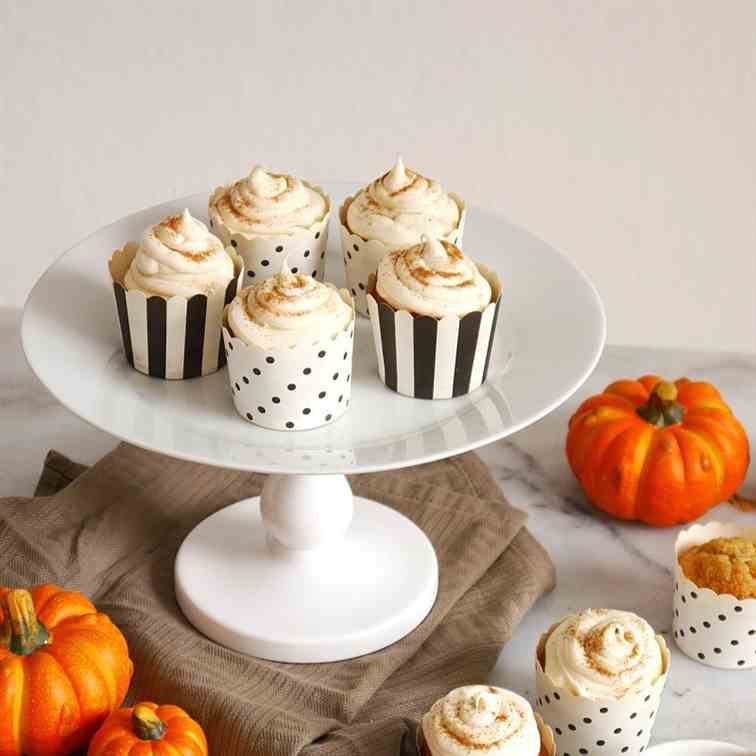 Pumpkin Spice Cupcakes with Cream Cheese 