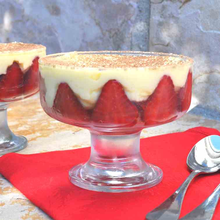 Strawberry and Mascarpone Cream Cups