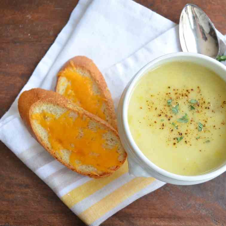 Golden Potato-Leek Soup