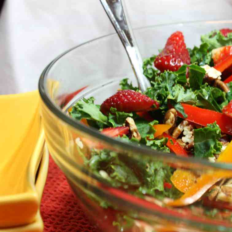 Kale, Strawberry & Pecan Salad