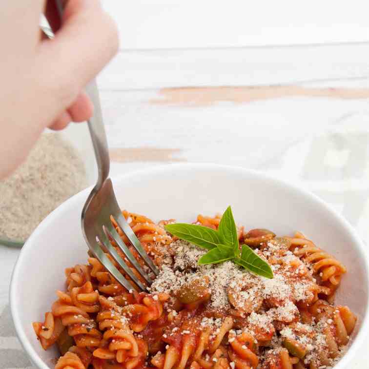 Easy Tomato Olive Pasta (vegan)
