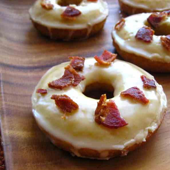 maple bacon baked donuts