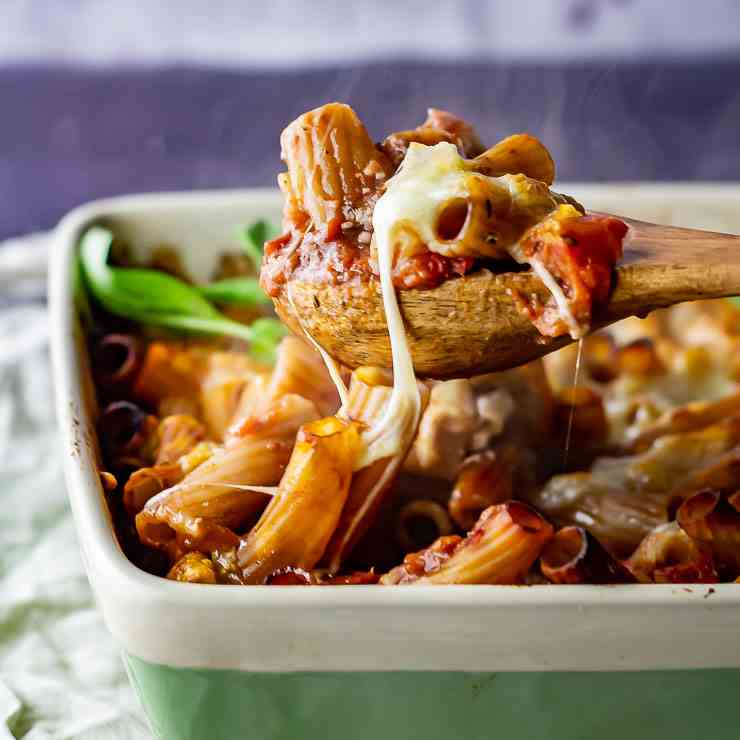 One Pot Cheese and Tomato Pasta Bake
