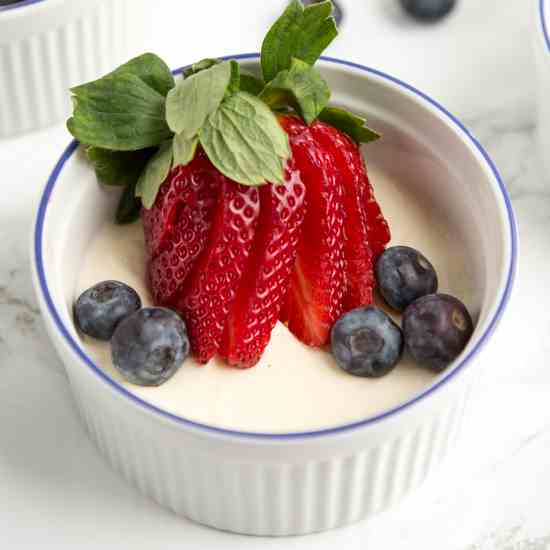 Panna Cotta With Berries