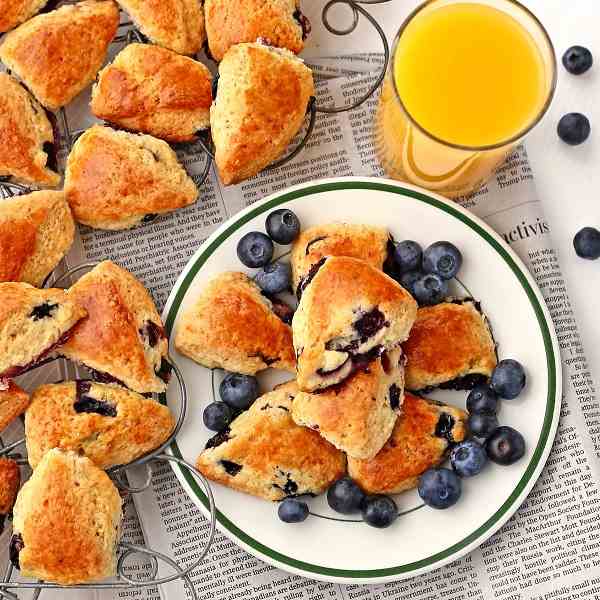 Blueberry Bite-sized Breakfast Scones