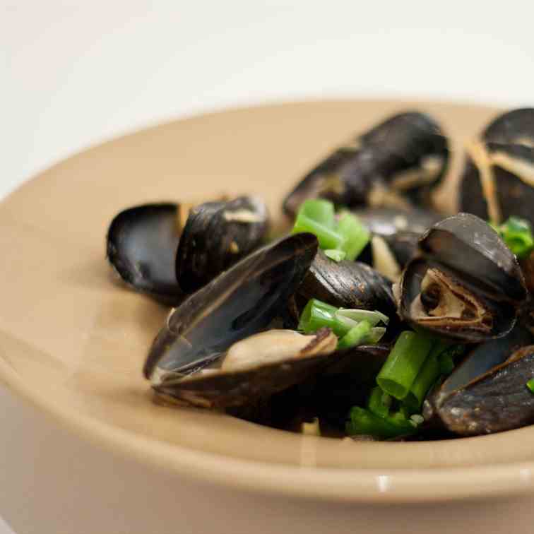 Mussels in Asian Soup