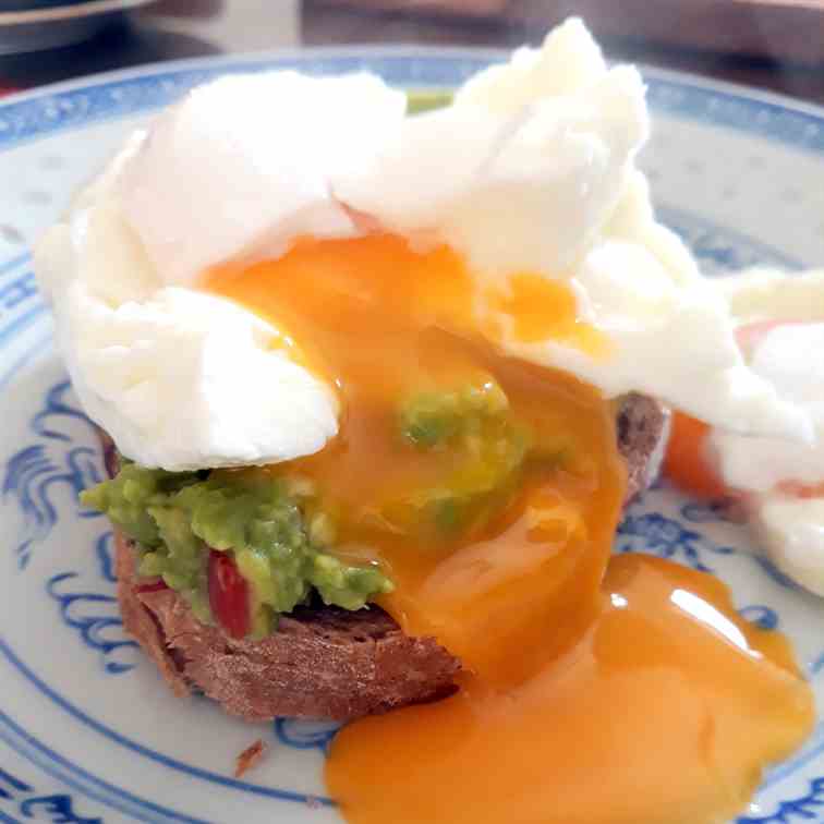 Poached Egg on Avocado Bread