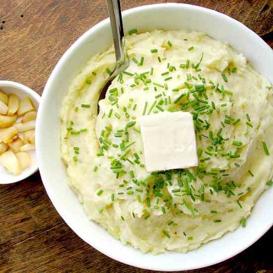 Easy Garlic Mashed Potatoes 