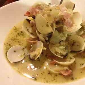 Clams and Bacon in a Creamy Wine Sauce