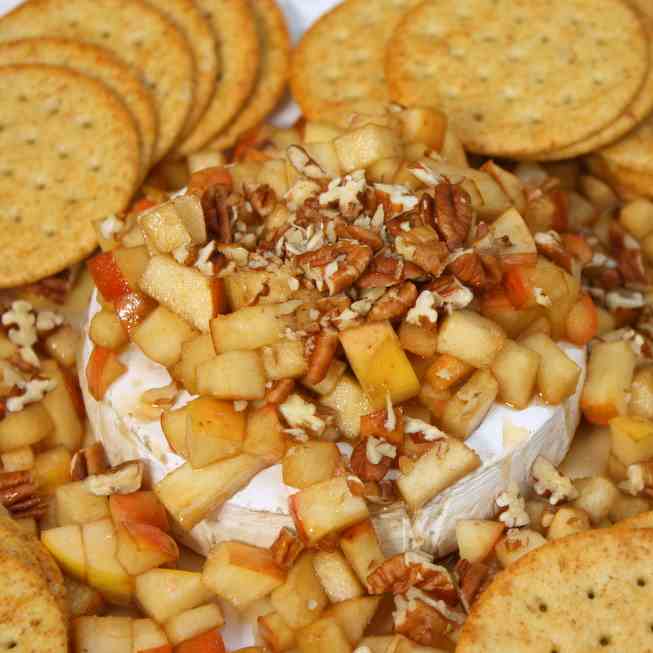 Baked Brie with Apples - Pecans