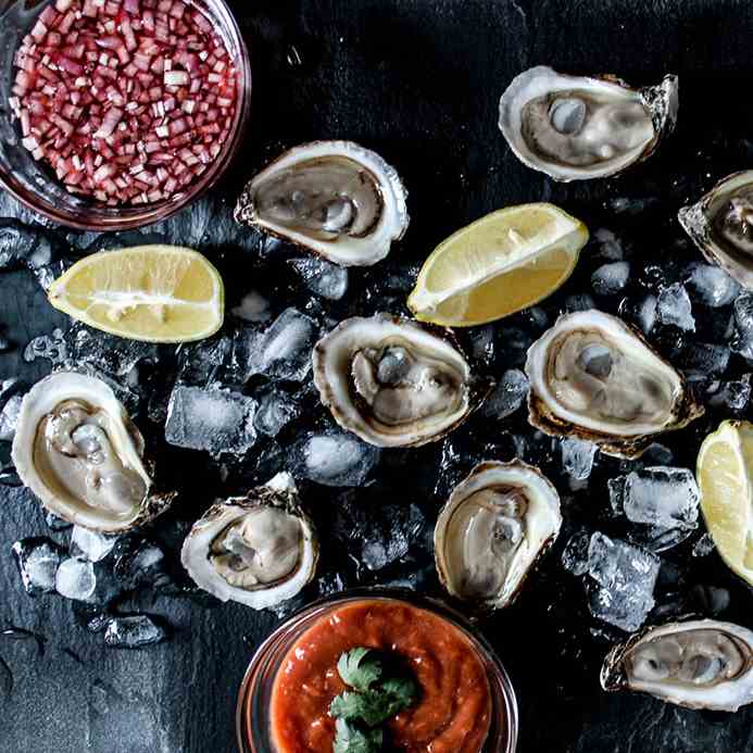 The Art of Shucking and Serving Raw Oyster